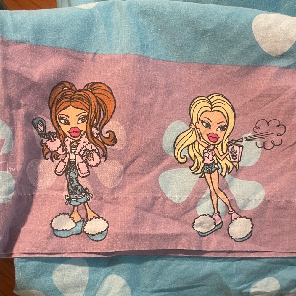 Vintage 2005 Purple and Blue Bratz Flat Sheet